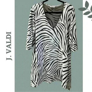 J Valdi Knit Top V Neck Asymmetrical
Hem Zebra Stripe Print Size XL